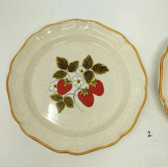 Vintage MIKASA Strawberry Festival Dinner Plate 10 3/4" EB 801 Pattern Set Of 2 - Picture 6 of 9